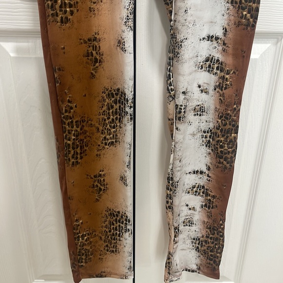 NWT Woman’s Snake Jumpsuit size large - Picture 5 of 8